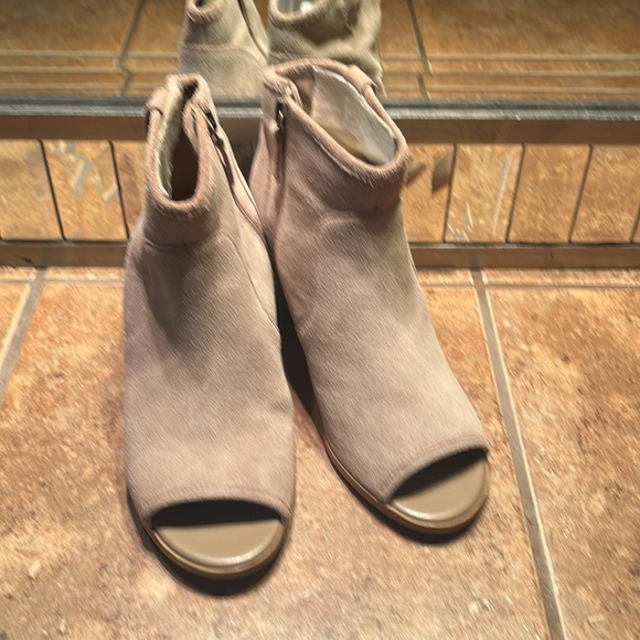 Crown Vintage Taupe Suede Open Toe Booties - Picture 4 of 8